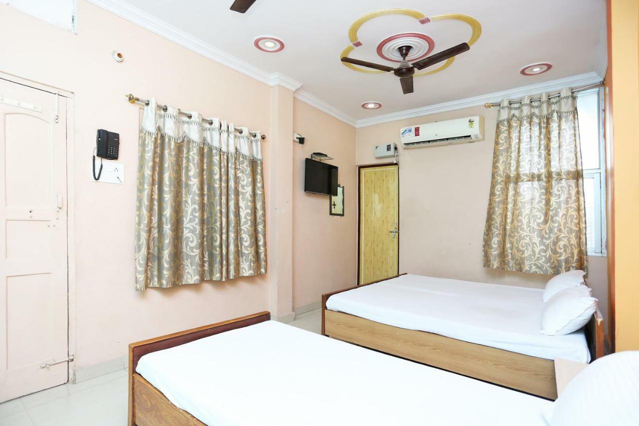 Spot On 45585 Hotel Aakash Ganga Βαρανάσι Εξωτερικό φωτογραφία